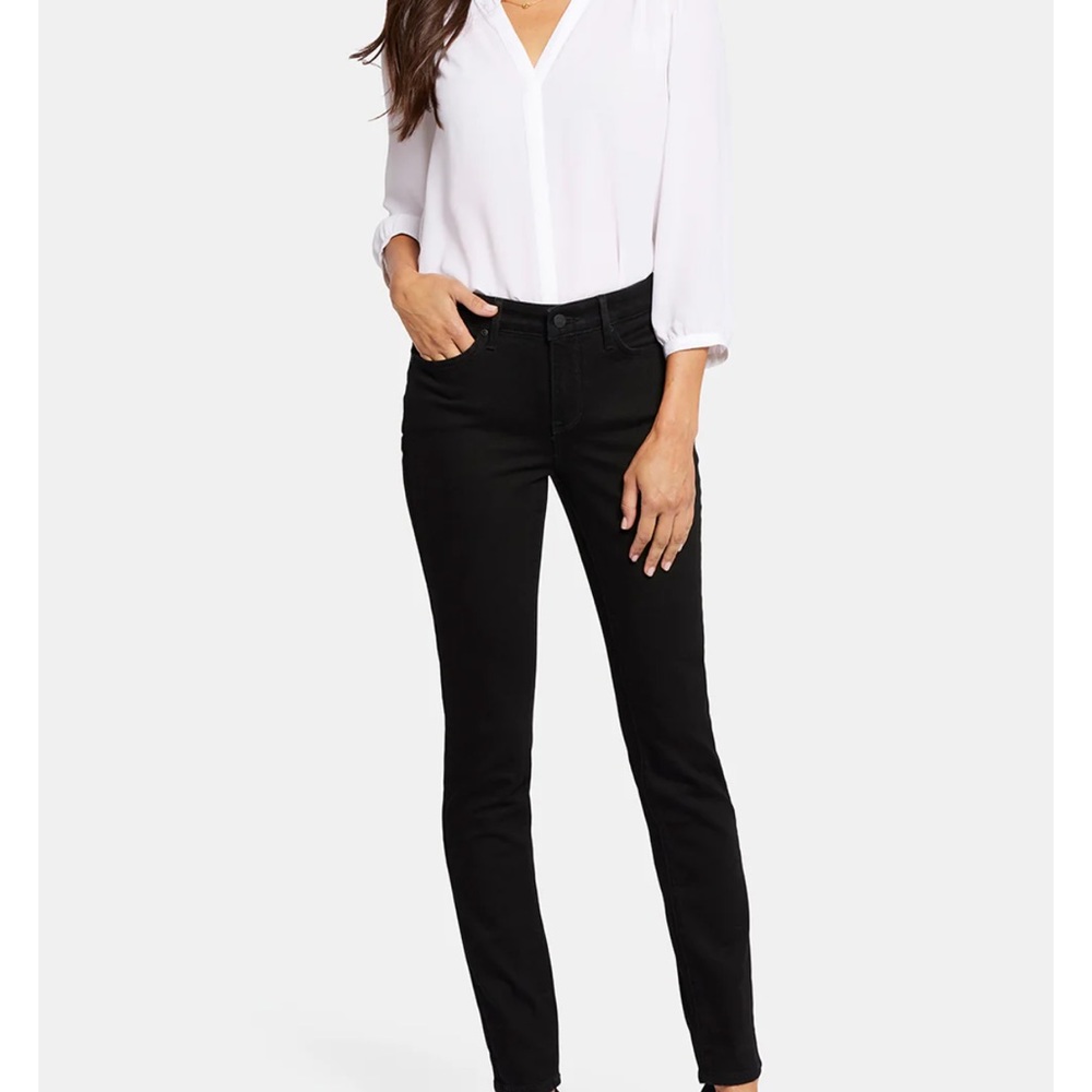 New w Tags.  NYDJ ALINA legging.  Deep black.  Smoke free, pet free home.